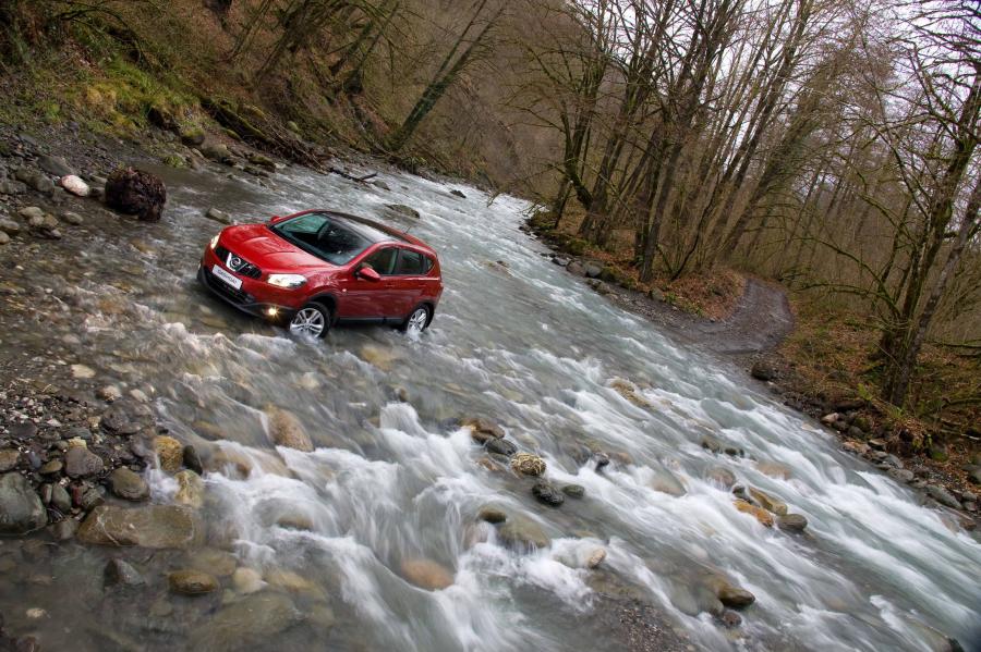  Nissan Qashqai 2010 года  (фото 64 из 204)